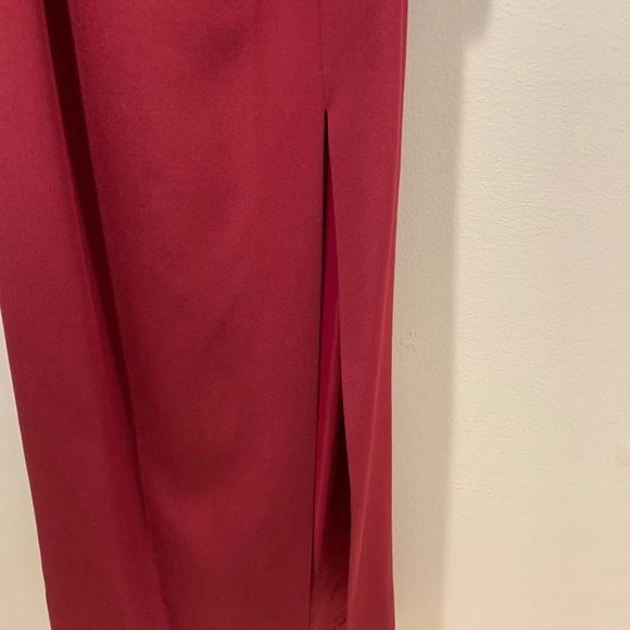 Dresses - Picture 8 of 9